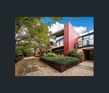 Spacious and Superbly Located - Photo 6