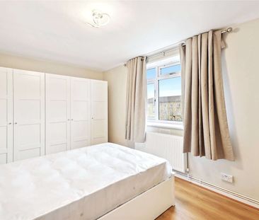 2 bedroom apartment close to Nine Elms tube station. - Photo 4