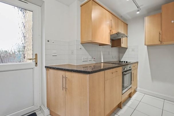 Brighthampton - Photo 1