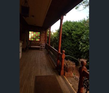 Large sized rooms for rent in heritage Sandstone House on 2500sq me... - Photo 4