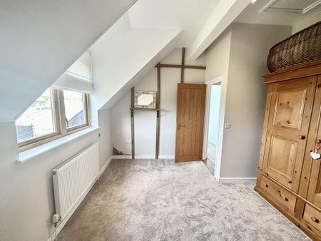 Available 3 Bed Not Specified - Photo 5