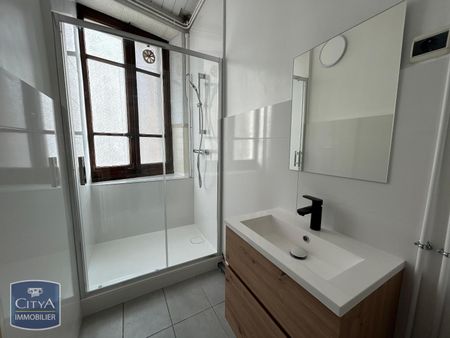 Location Appartement 4 pièces 74m² CHAMBERY 73000 - Photo 3