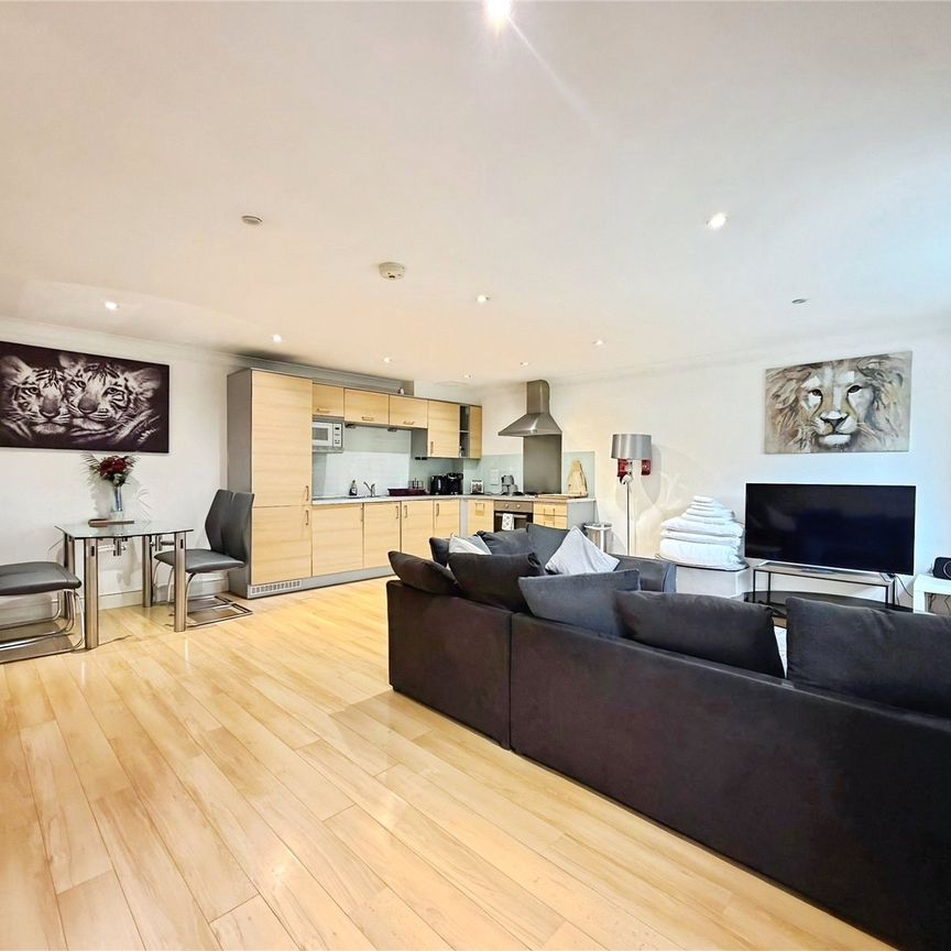 Victoria Mews, St. Judes Road, Englefield Green, Egham, TW20 0BF - Photo 1