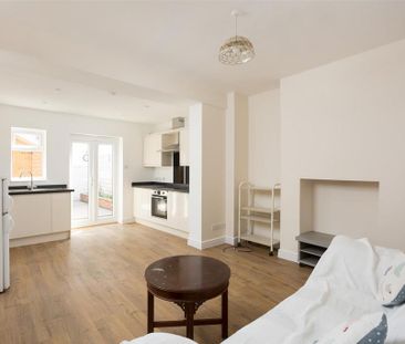 3 bedroom terraced house to rent - Photo 5