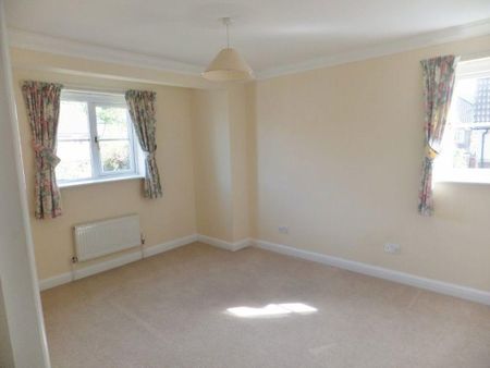 4 bedroom detached house to rent - Photo 4