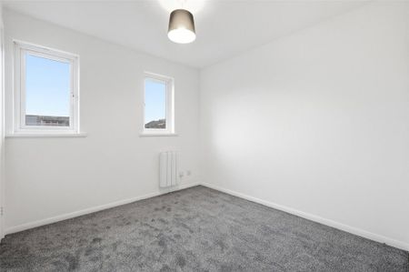 2 bedroom semi-detached house to rent - Photo 5