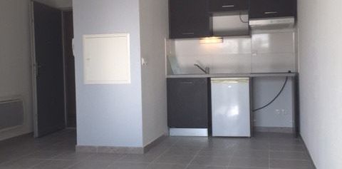 Location Appartement 2 pièces 38m² ST CYPRIEN 66750 - Photo 2