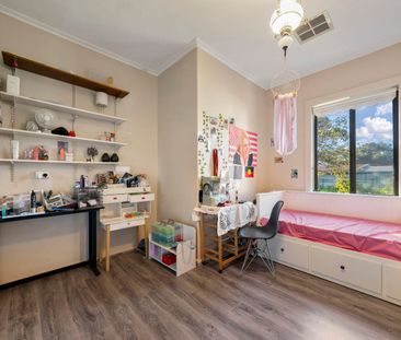 Comfortable Family Living – Available Now. Please apply through ten... - Photo 5