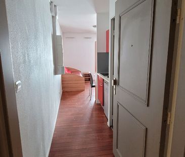 Location Appartement 1 pièce 17m² - Photo 4