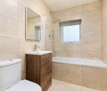 Hook Head, Custom House Harbour, IFSC, Dublin 1., D01 XA00 - Photo 1