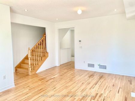 For Lease - 32 Dockside Way, Whitby, Ontario - Photo 4