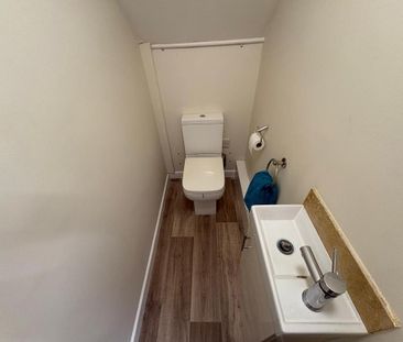 3 bedroom detached house to rent - Photo 5