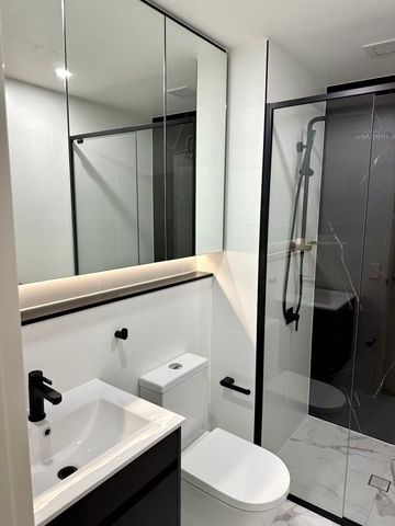 North Face | Stunning| Bright Two Bedder plus a Winter Garden Apartment in Melrose Park - Photo 5