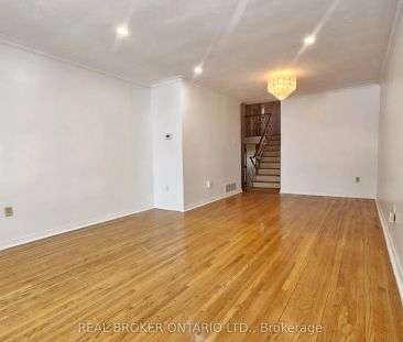 214 Fairglen Avenue #Upper - Photo 6