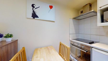 Studio to rent - Photo 2