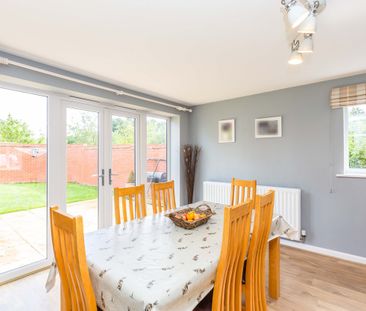 Whittington Crescent , Wantage, OX12 - Photo 4