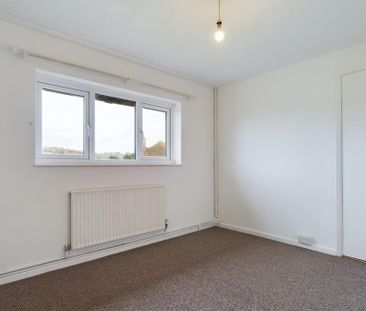 2 bedroom semi-detached house to rent - Photo 5