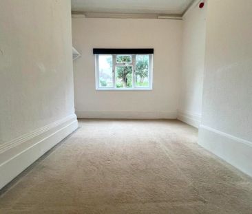 St. Mary's Road, London, SE25 - Photo 3