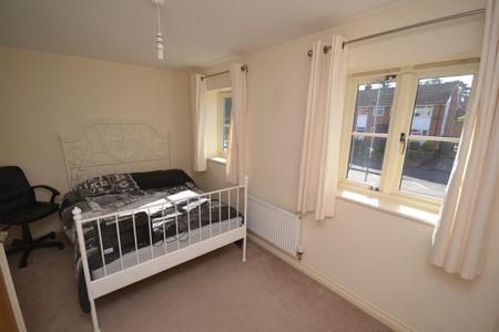 3 bed Semi-Detached House for Rent - Photo 3