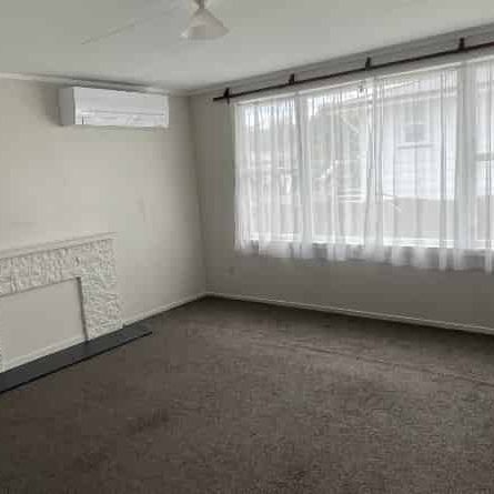 Lakeside living - Photo 1