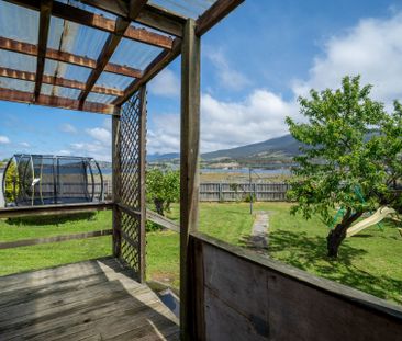 Spacious 3 Bedroom Family Home - Photo 3