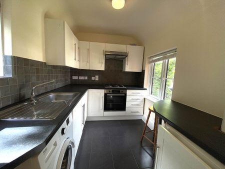 St Thomas Hill, Canterbury - Photo 2