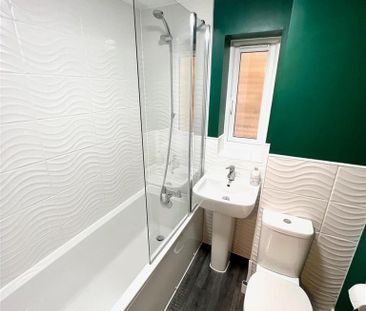 3 bedroom semi-detached house to rent - Photo 5