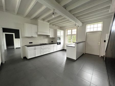 WONING MET 3 SLAAPKAMERS, BINNENKOER EN BIJGEBOUW TE MERKEM - Photo 4