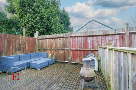 3 bedroom end of terrace house to rent - Photo 4