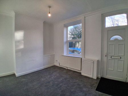 2 bedroom terraced house to rent - Photo 4