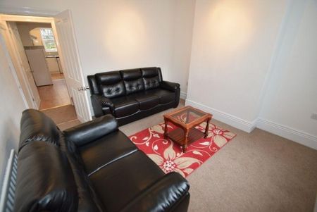 2 bedroom house share to rent - Photo 2