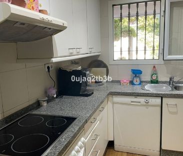 2 Bedroom Apartment For Rent in La Quinta, Málaga - Photo 6