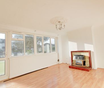 Warminster Gardens, Croydon, London, SE25 - Photo 1