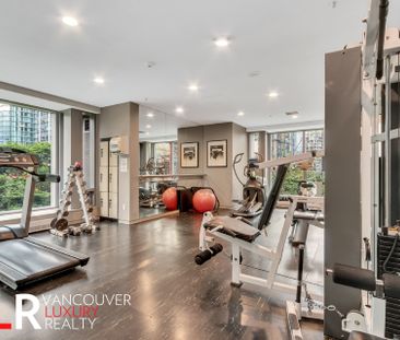 Condo in Downtown Vancouver, BC - Photo 2
