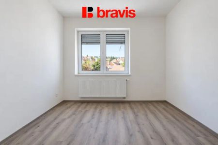 Pronájem bytu 2+kk,Brno - Líšeň, ulice Střelnice, po kompletní rekonstrukci - Photo 2