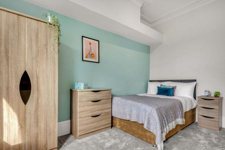 6 bedroom flat to rent - Photo 4