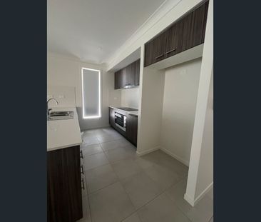 20 Finch Street, Ripley, Qld 4306 - Photo 5