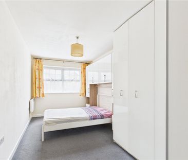 Scott Road, HA8, Middlesex - Photo 4