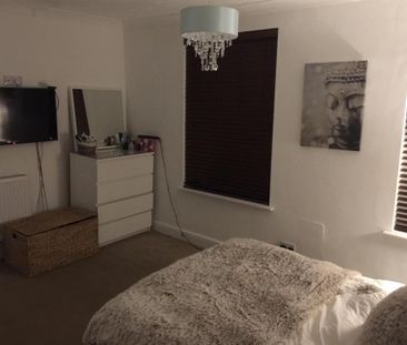 1 bedroom in a house share to rent - Photo 4