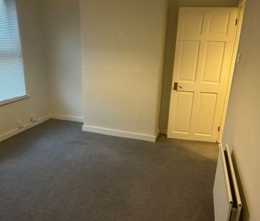 3 Bed Terraced House, Sherwood Street, RG30 - Photo 3