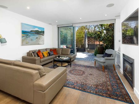 1/8 MacPherson Street, Cremorne - Photo 2