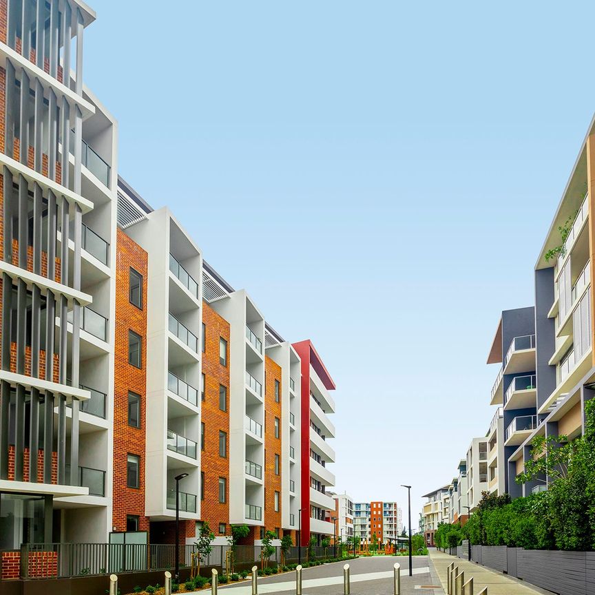 Stylish & Luxurious - Photo 1