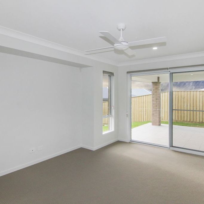 55 Tarragon Way, Chisholm - Photo 1