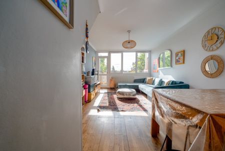 Flat 18 Raynham House, Harpley Square, London E1 4EB, UK, London - Photo 2