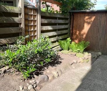 <h1 class="md:text-xl md:leading-6 mt-4 md:mt-10 lg:mb-6 mb-3 text-... - Photo 6