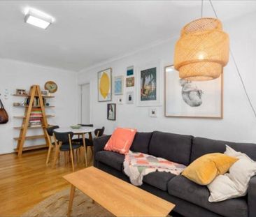 Caulfield North - Photo 5