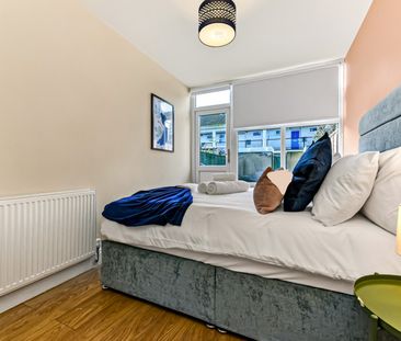 5 Bed Terraced House, Cassland Road, E9 - Photo 1