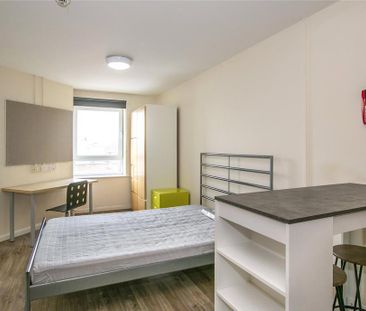 Studio to rent - Photo 5