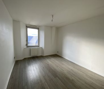 Location Appartement 3 pièces 86m² REIMS 51100 - Photo 4