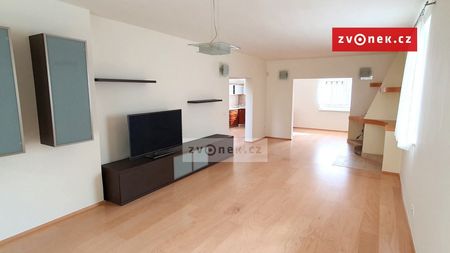 Pronájem domu 270 m² s pozemkem 200 m² - Photo 2